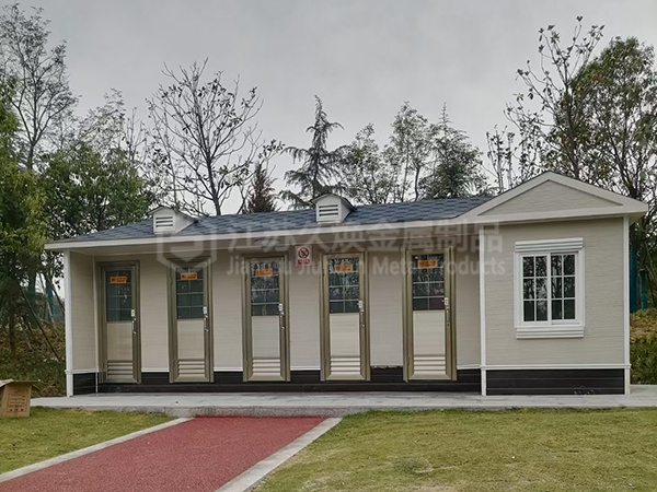 五蹲位移动厕所